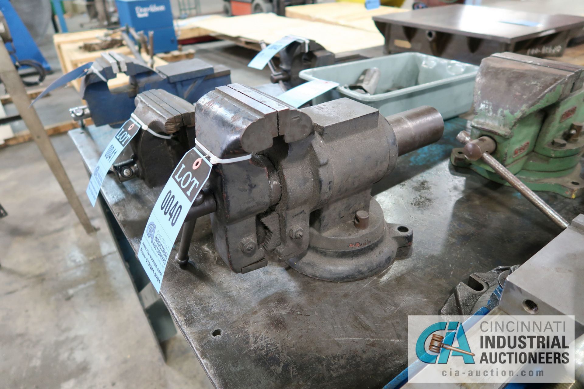 5" SWIVEL BASE / SWIVEL HEAD BENCH VISE