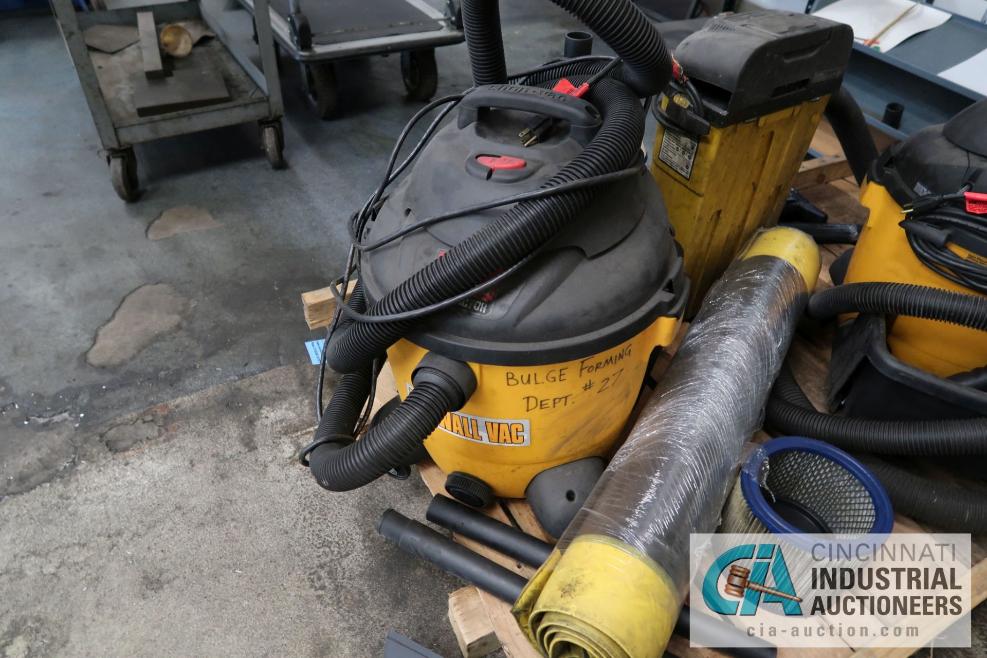 (LOT) WET / DRY VACUUMS - Image 3 of 4