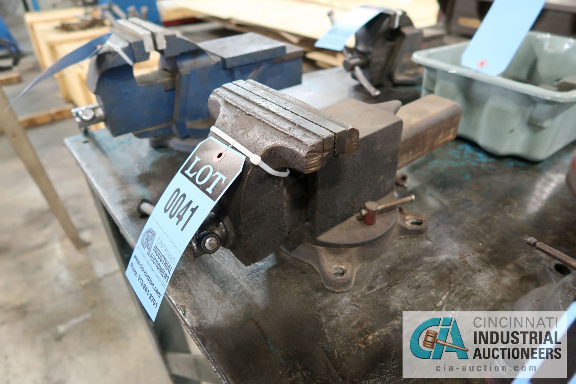 6" BENCH VISE