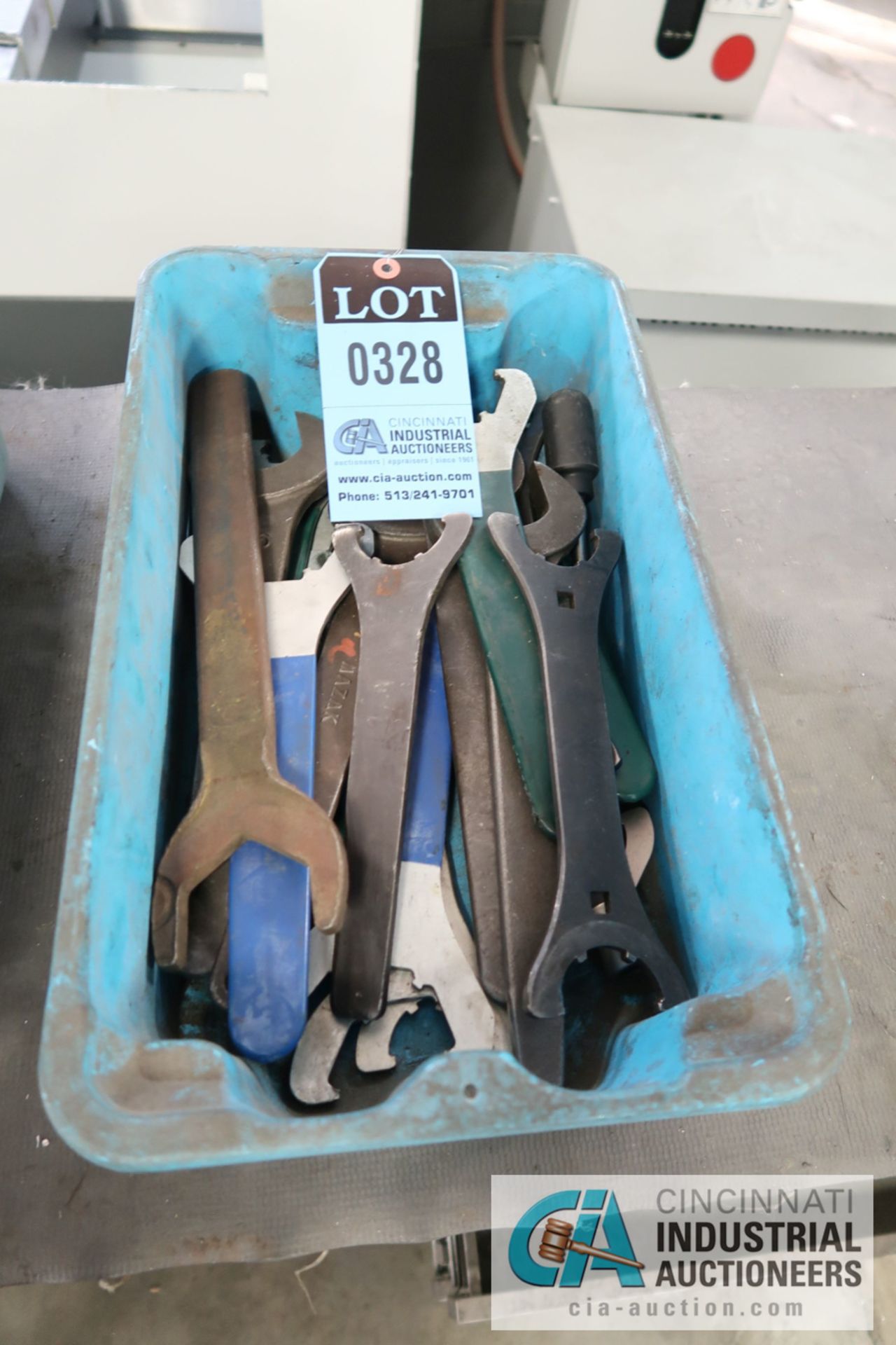 (LOT) TOOLHOLDER WRENCHES