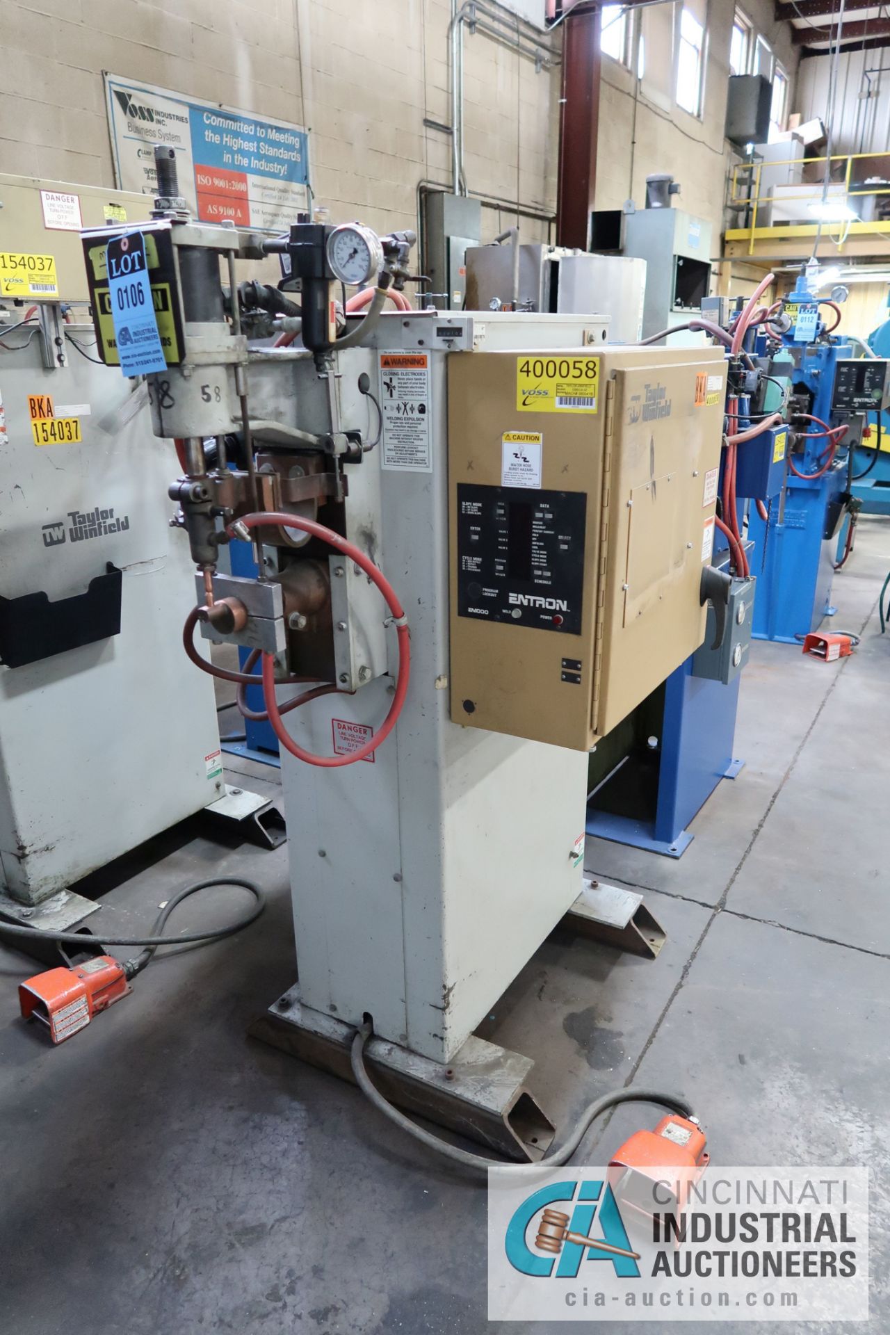 30 KVA TAYLOR-WINFIELD MODEL EBB3-8-30 SPOT WELDER; S/N 080041B, ENTRON EN1000 CONTROLS, FOOT