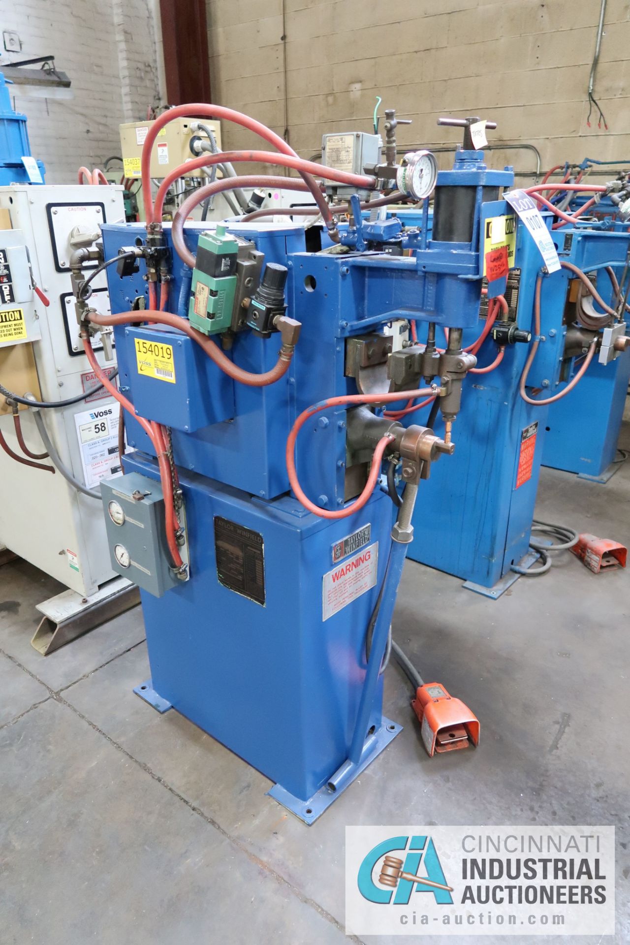 20 KVA TAYLOR-WINFIELD MODEL EBA3-8-20 SPOT WELDER; S/N M79177-B, ENTRON EN1000 CONTROLS, FOOT PEDAL - Image 2 of 7