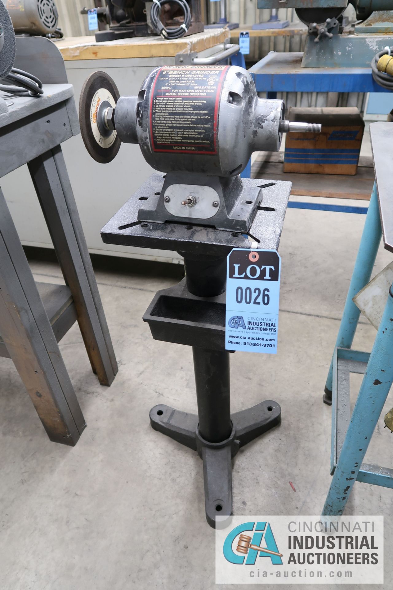 6" BENCH GRINDER DE PEDESTAL MOUNTED GRINDER