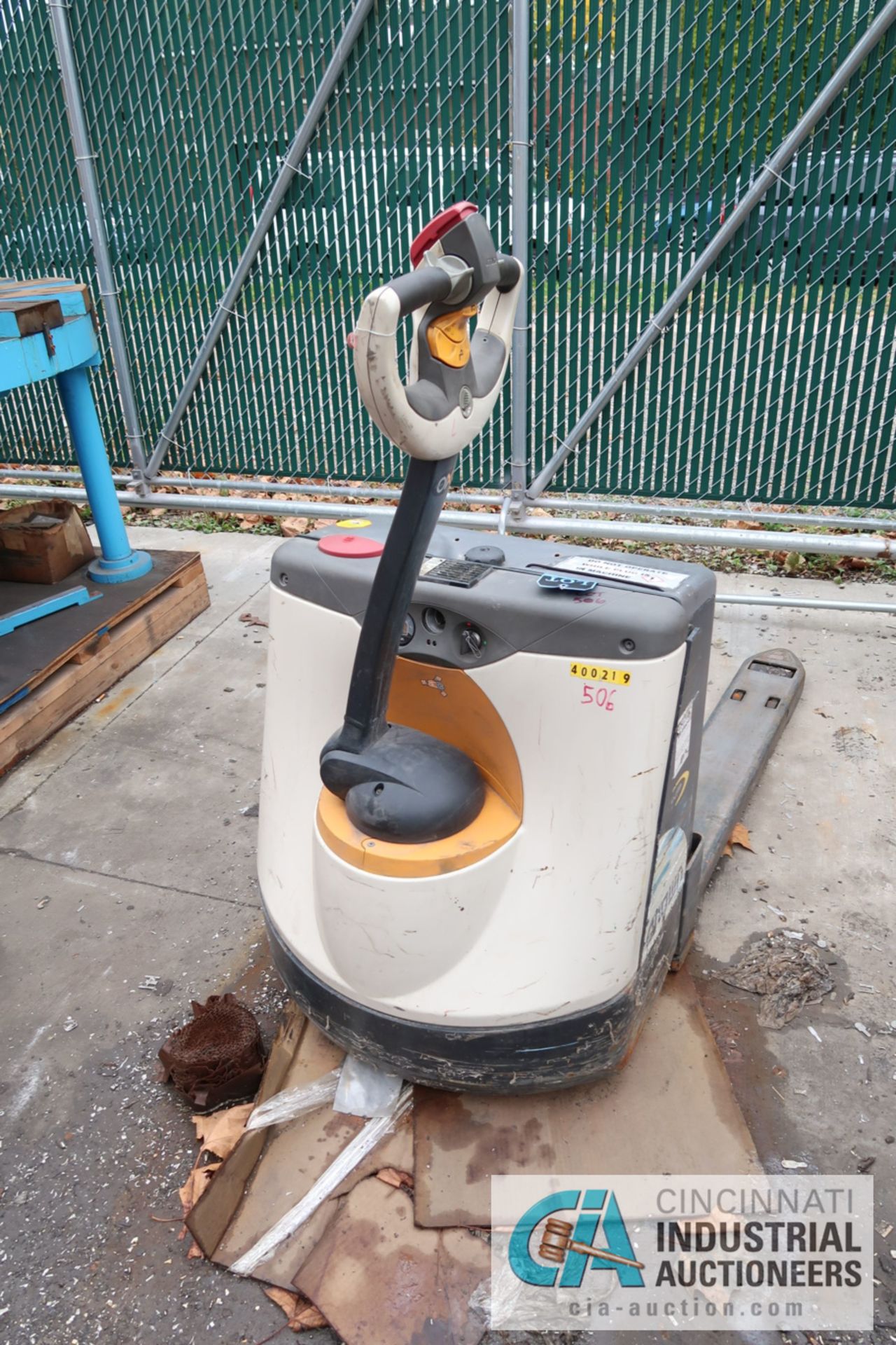 **4,500 LB. CROWN MODEL WP3035-45 24 VOLT WALK-BEHIND ELECTRIC PALLET TRUCK; S/N 7A260602 **OUT OF - Image 2 of 3