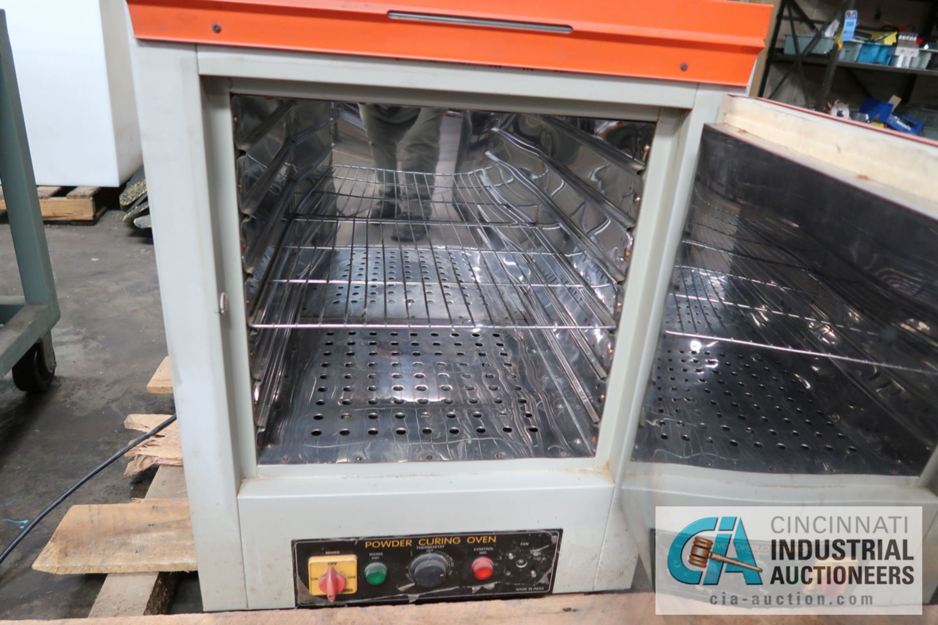 CHICAGO ELECTRIC #46300 ELECTRIC POWDER CURING OVEN, MAX TEMP 480 DEGREE, 110 VOLT - Image 3 of 4