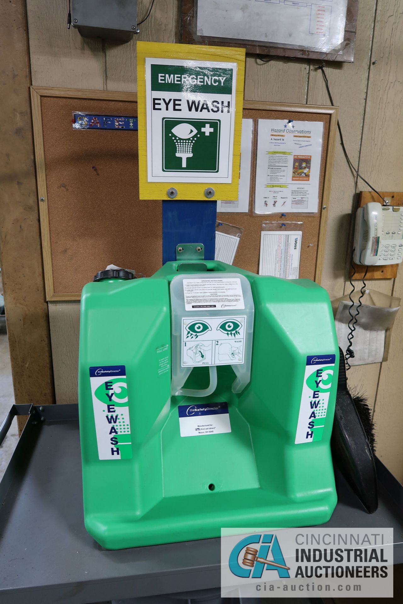 EMERGENCY EYE WASH STATION WITH CART - Image 2 of 2