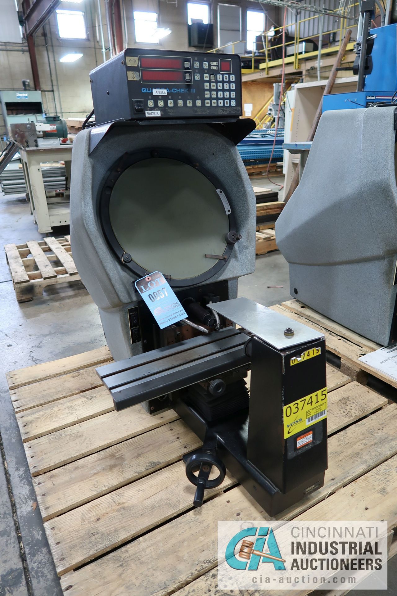 14" SCHEER-TUMICO MODEL 20-3500 OPTICAL COMPARATOR; S/N R040701, WITH QUADRA-CHEK III DRO **