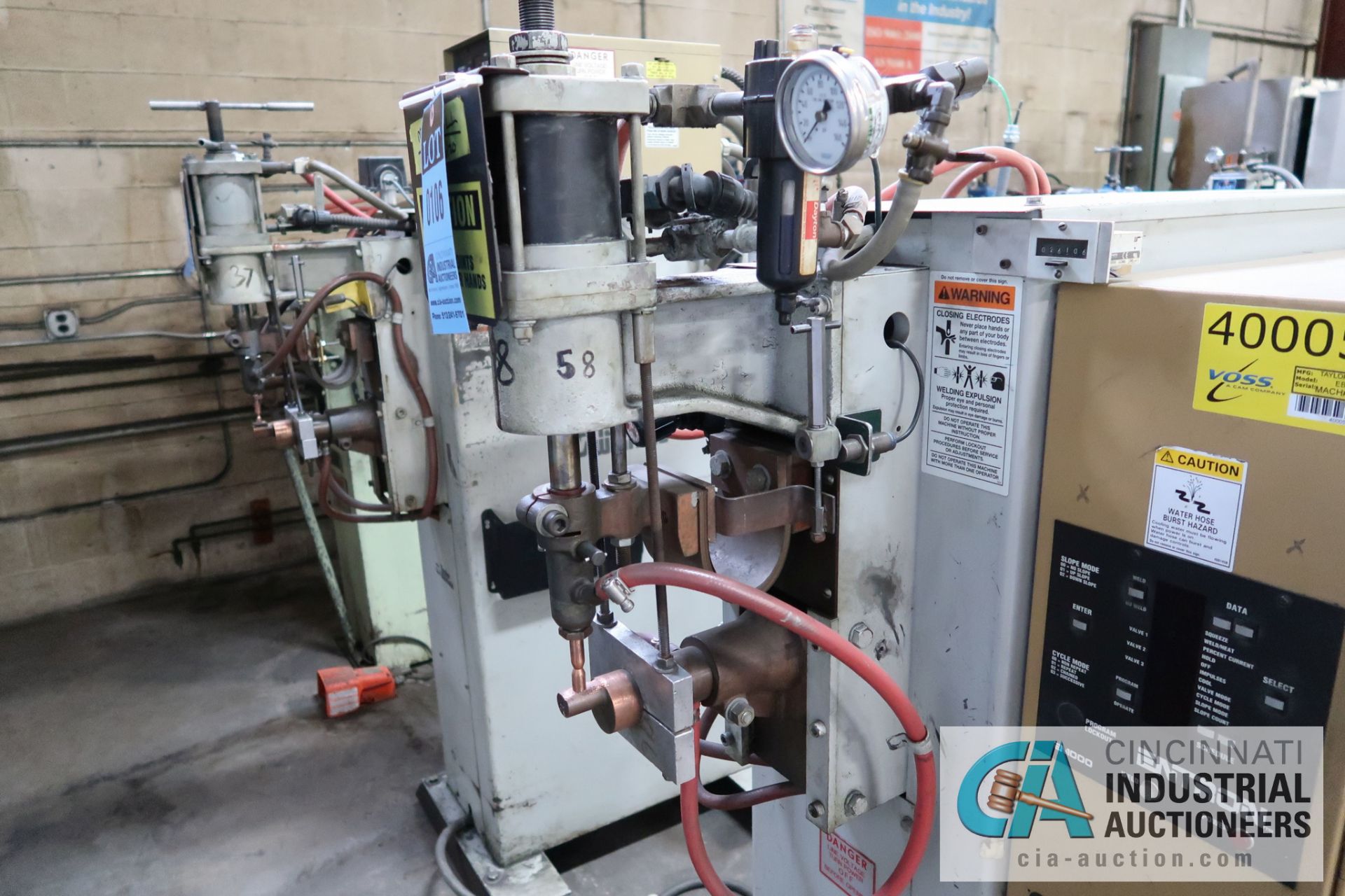 30 KVA TAYLOR-WINFIELD MODEL EBB3-8-30 SPOT WELDER; S/N 080041B, ENTRON EN1000 CONTROLS, FOOT - Image 5 of 8