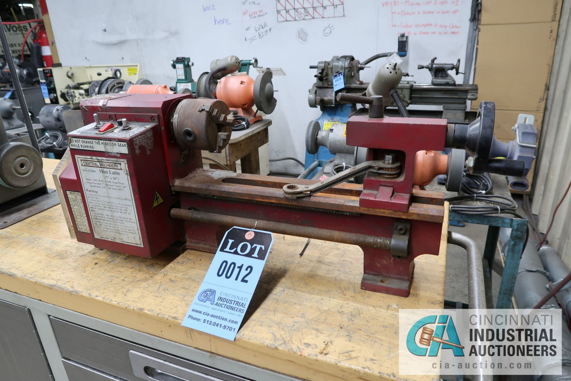 7" X 10" CENTRAL MACHINERY MODEL 33684 BENCH MINI-LATHE