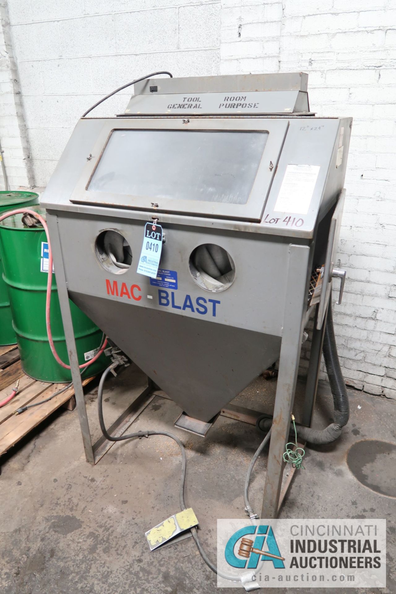 MAC-BLAST MODEL 3-36X24 DRY BLAST CABINET; S/N 97-3828 **LOADING FEE DUE THE "ERRA" GRG TRUCKING, $ - Image 2 of 5