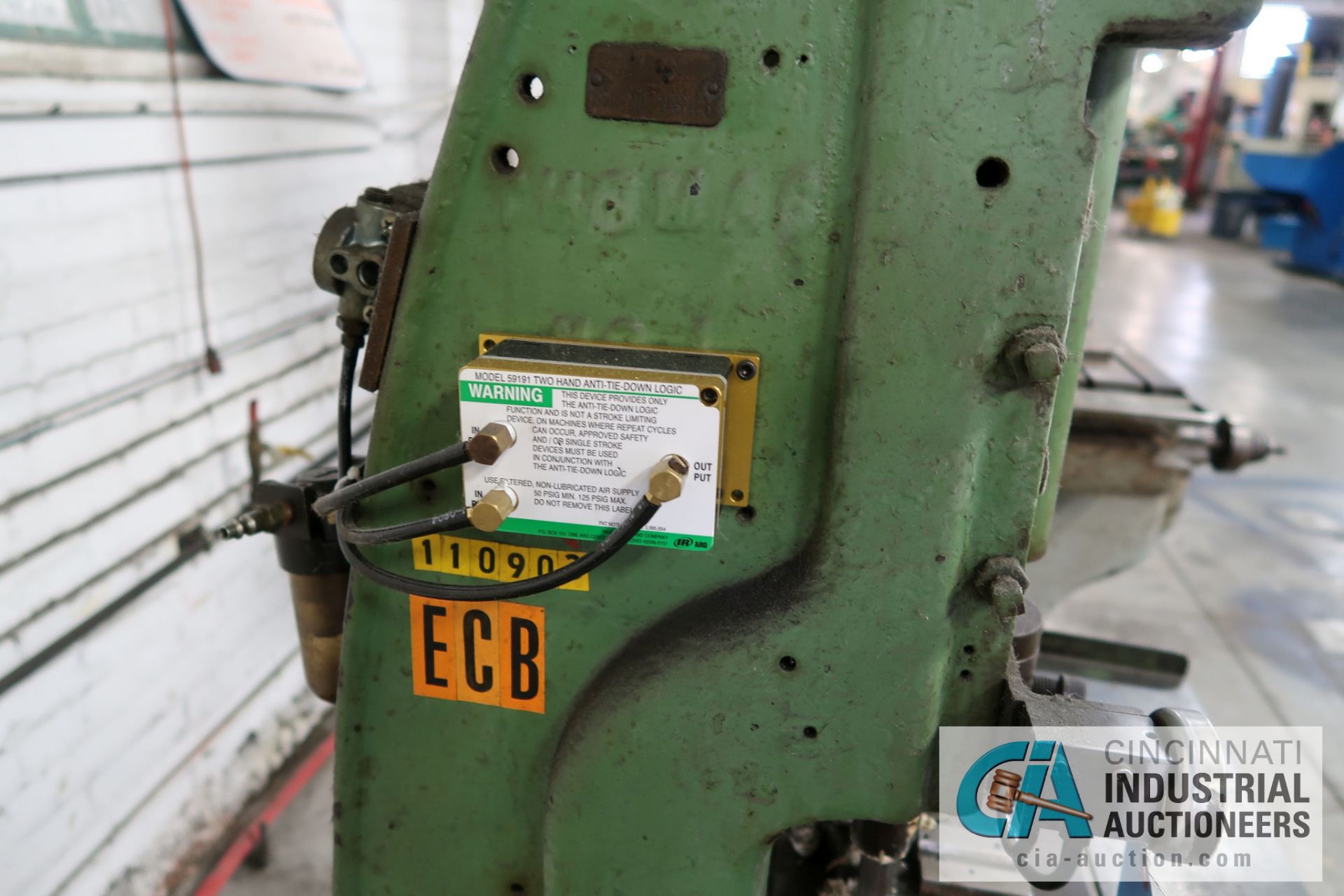 THOMAS MODEL 1 HYDRAULIC OBI PRESS; S/N 3343 **LOADING FEE DUE THE "ERRA" GRG TRUCKING, $150.00, - Image 5 of 6