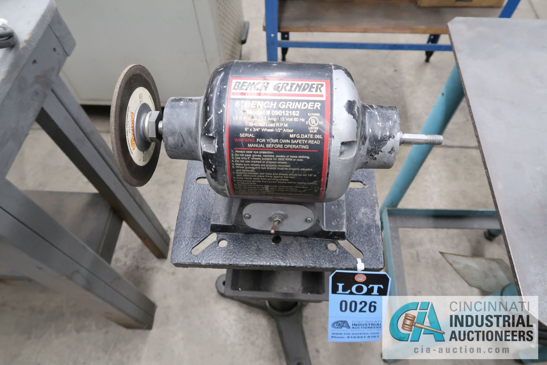 6" BENCH GRINDER DE PEDESTAL MOUNTED GRINDER - Image 2 of 2