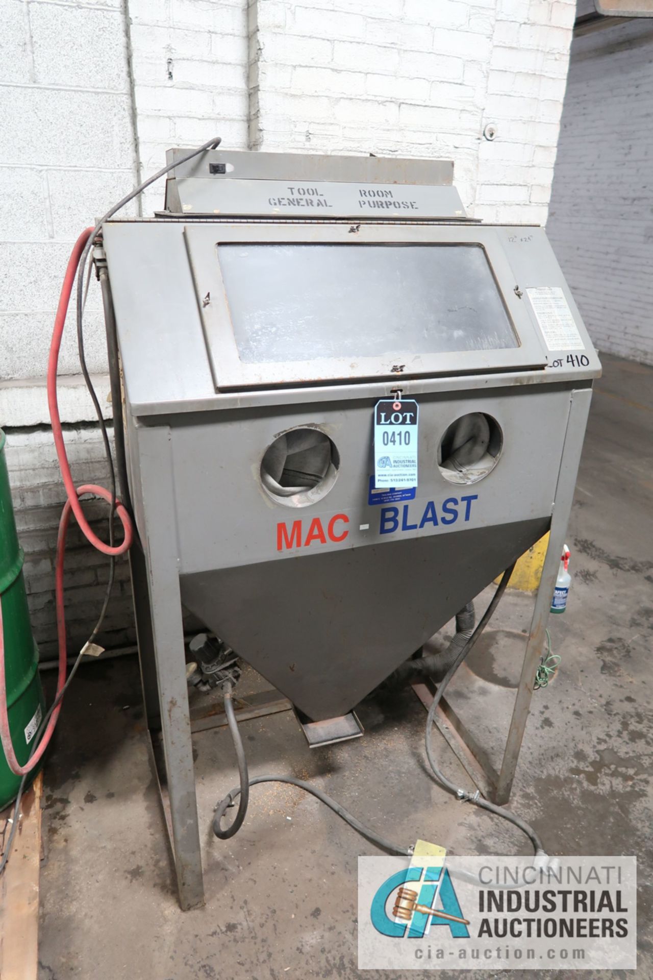 MAC-BLAST MODEL 3-36X24 DRY BLAST CABINET; S/N 97-3828 **LOADING FEE DUE THE "ERRA" GRG TRUCKING, $