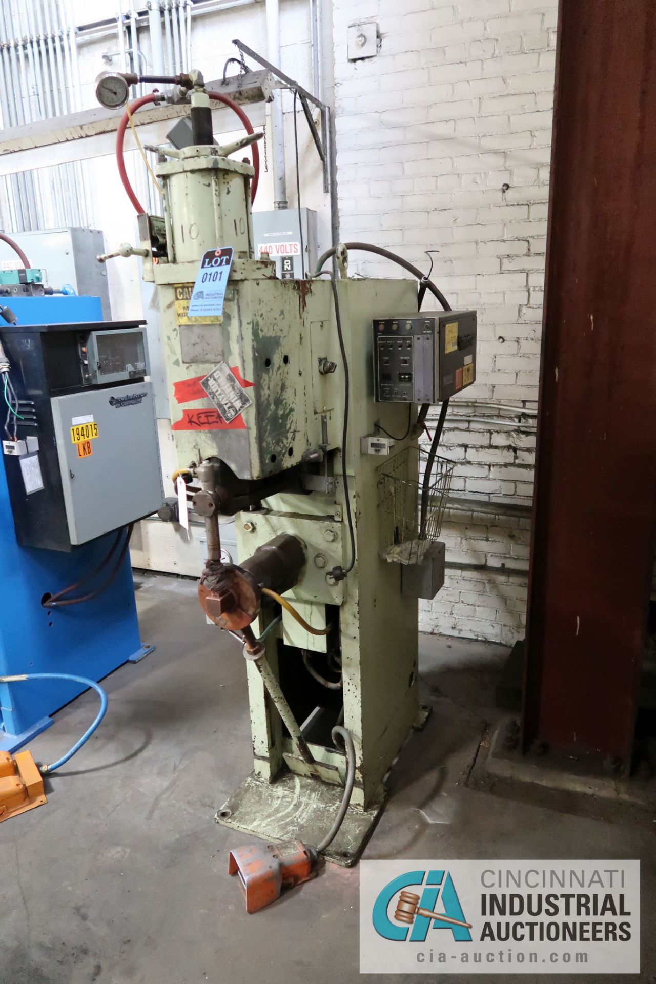 50 KVA TAYLOR-WINFIELD MODEL ENC-12-50 AIR OPERATED SPOT WELDER; S/N 63214, WITH TECHNITRON MCS 2109