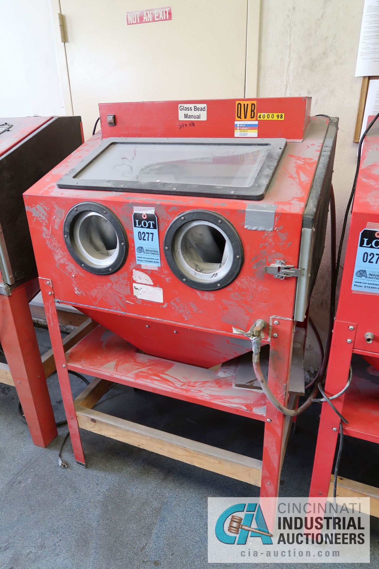 CENTRAL PNEUMATIC NO. 93608 GLASS BEAD BLASTER CABINET, ASSET # 400098 **LOADING FEE DUE THE " - Image 2 of 2