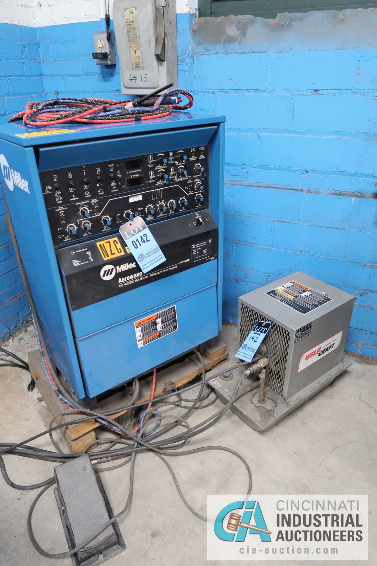 300 AMP MILLER AEROWAVE CC-AC/DC HYBRID ARC WELDING POWER SOURCE; S/N LE450886, WITH WELD CRAFT