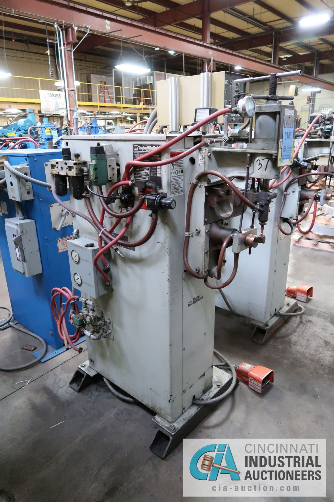 20 KVA TAYLOR-WINFIELD MODEL EBB3-8-20 SPOT WELDER; S/N 010120A, ENTRON EN1000 CONTROLS, FOOT - Image 2 of 7