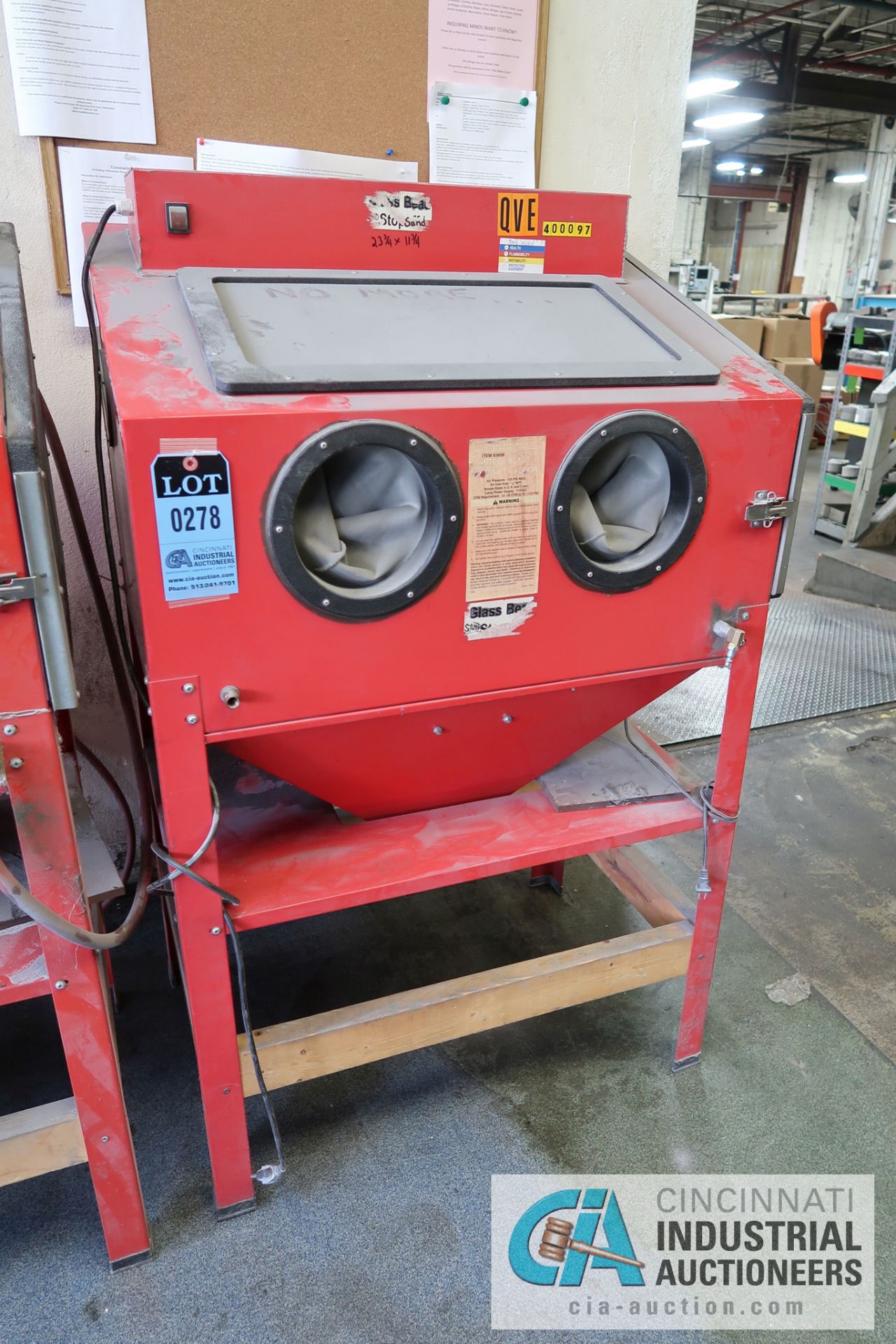 CENTRAL PNEUMATIC NO. 93608 GLASS BEAD BLASTER CABINET, ASSET # 400097 **LOADING FEE DUE THE "