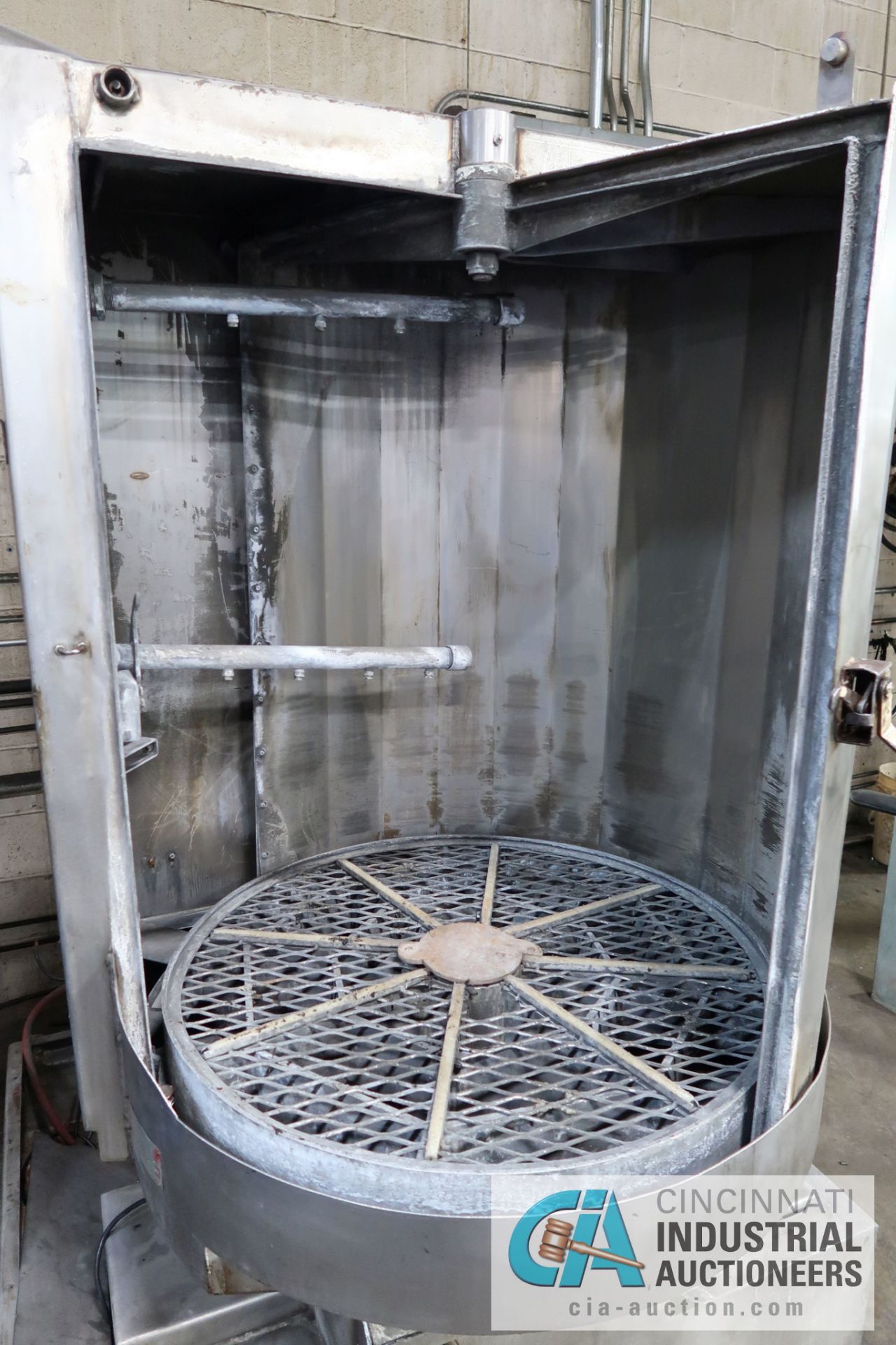 24" DIAMETER CUDA MODEL 695 HEATED STAINLESS STEEL ROTARY PARTS WASHER; S/N 100597, WITH (4) 24" - Image 3 of 7