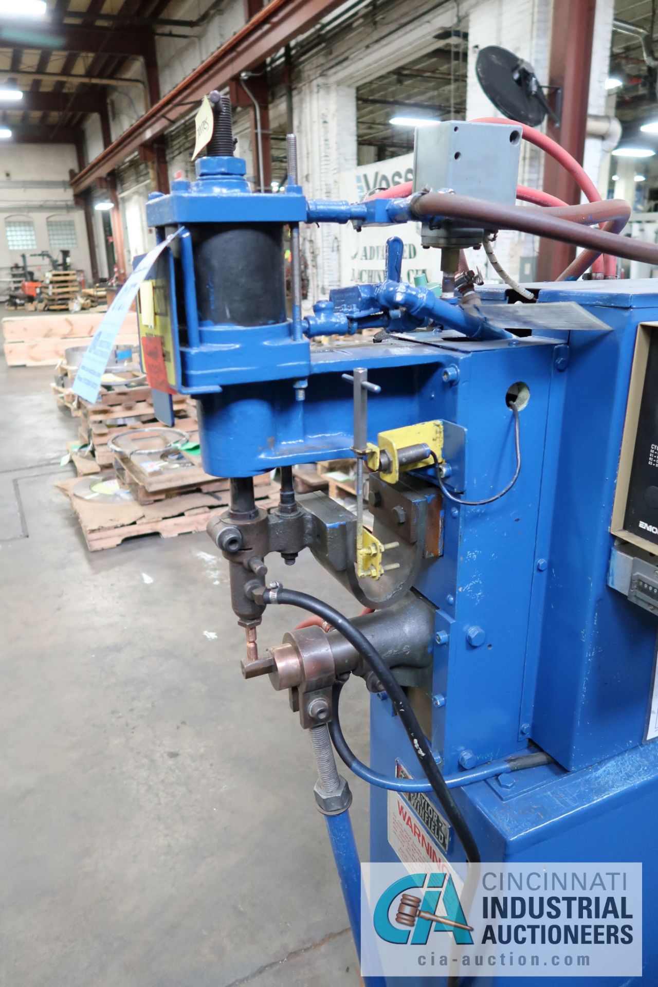 20 KVA TAYLOR-WINFIELD MODEL EBA3-8-20 SPOT WELDER; S/N M79177-B, ENTRON EN1000 CONTROLS, FOOT PEDAL - Image 5 of 7