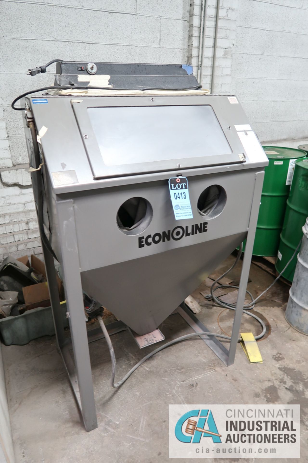 ECONOLINE DRY BLAST CABINET; S/N N/A, WITH DUST COLLECTOR **LOADING FEE DUE THE "ERRA" GRG TRUCKING, - Image 3 of 6