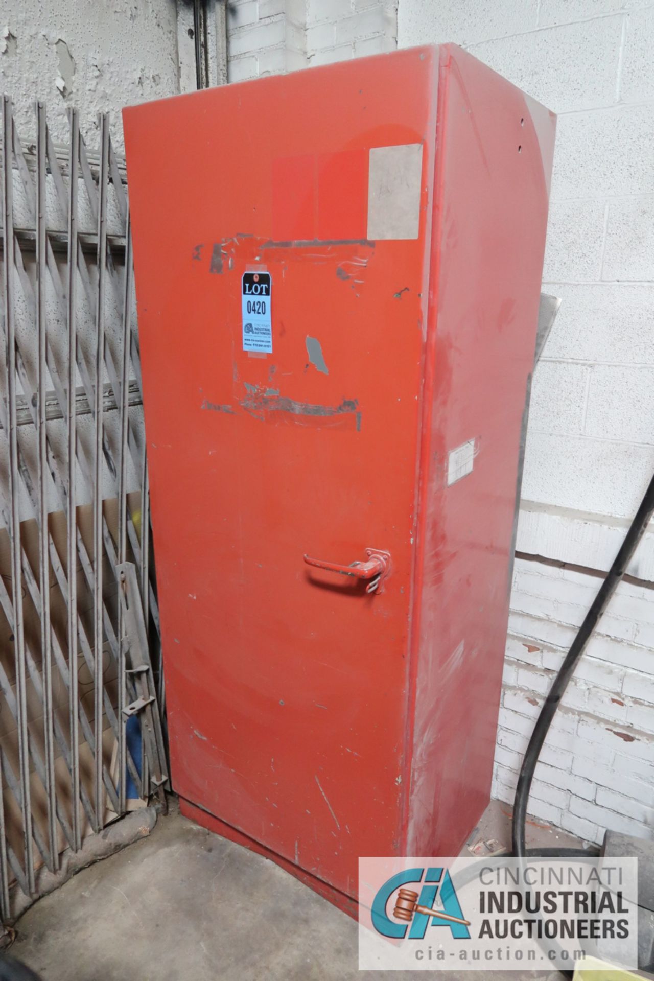 FLAMMABLE LIQUID STORAGE CABINET