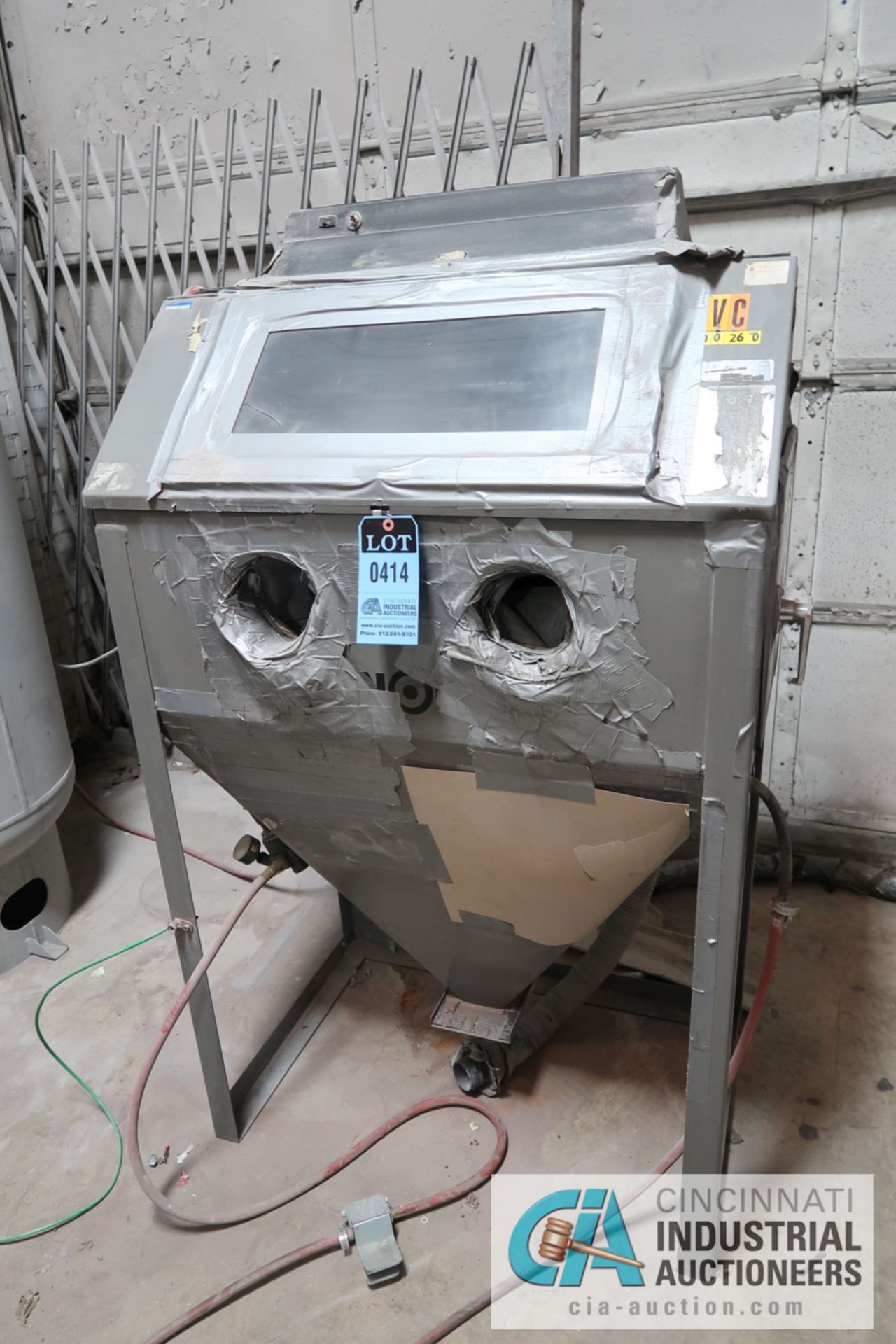 ECONOLINE DRY BLAST CABINET; S/N N/A, WITH DUST COLLECTOR **LOADING FEE DUE THE "ERRA" GRG TRUCKING, - Image 2 of 6