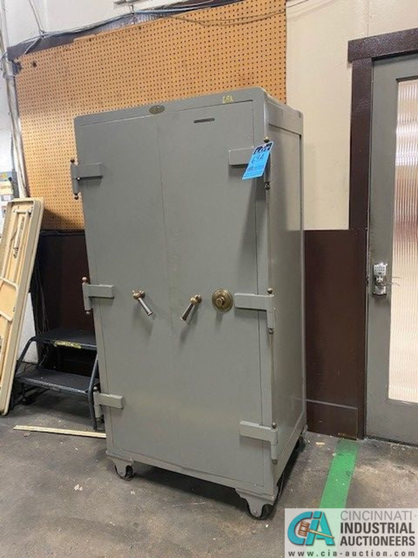 36" X 65" X 24" SCHWAB PORTABLE HEAVY DUTY COMBINATION SAFE - Image 2 of 3