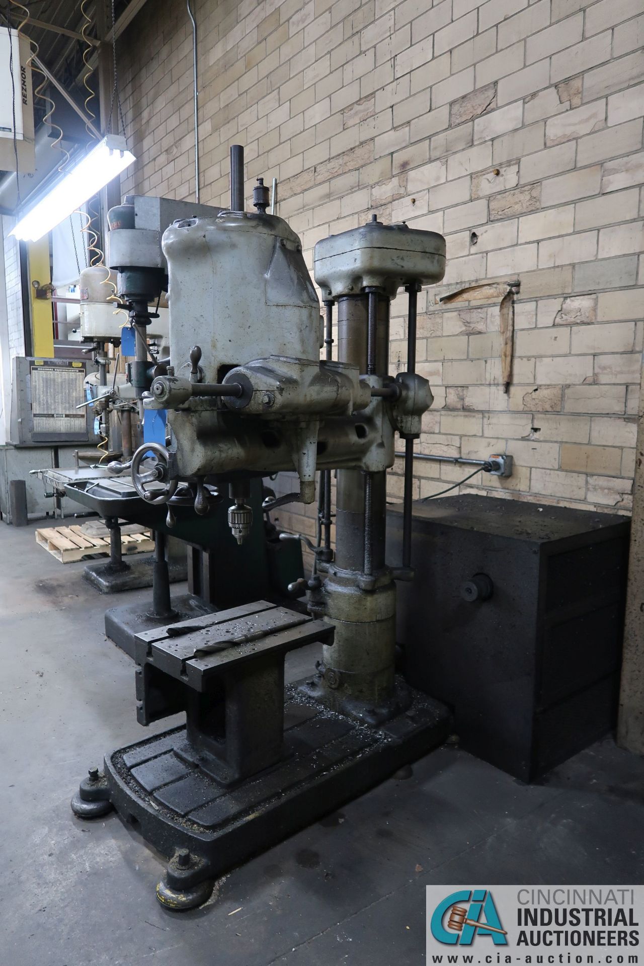 3' ARM X 7" COLUMN AMERICAN TOOL WORKS RADIAL ARM DRILL; S/N 53532, 16" X 22" X 19" T-SLOTTED - Image 3 of 10