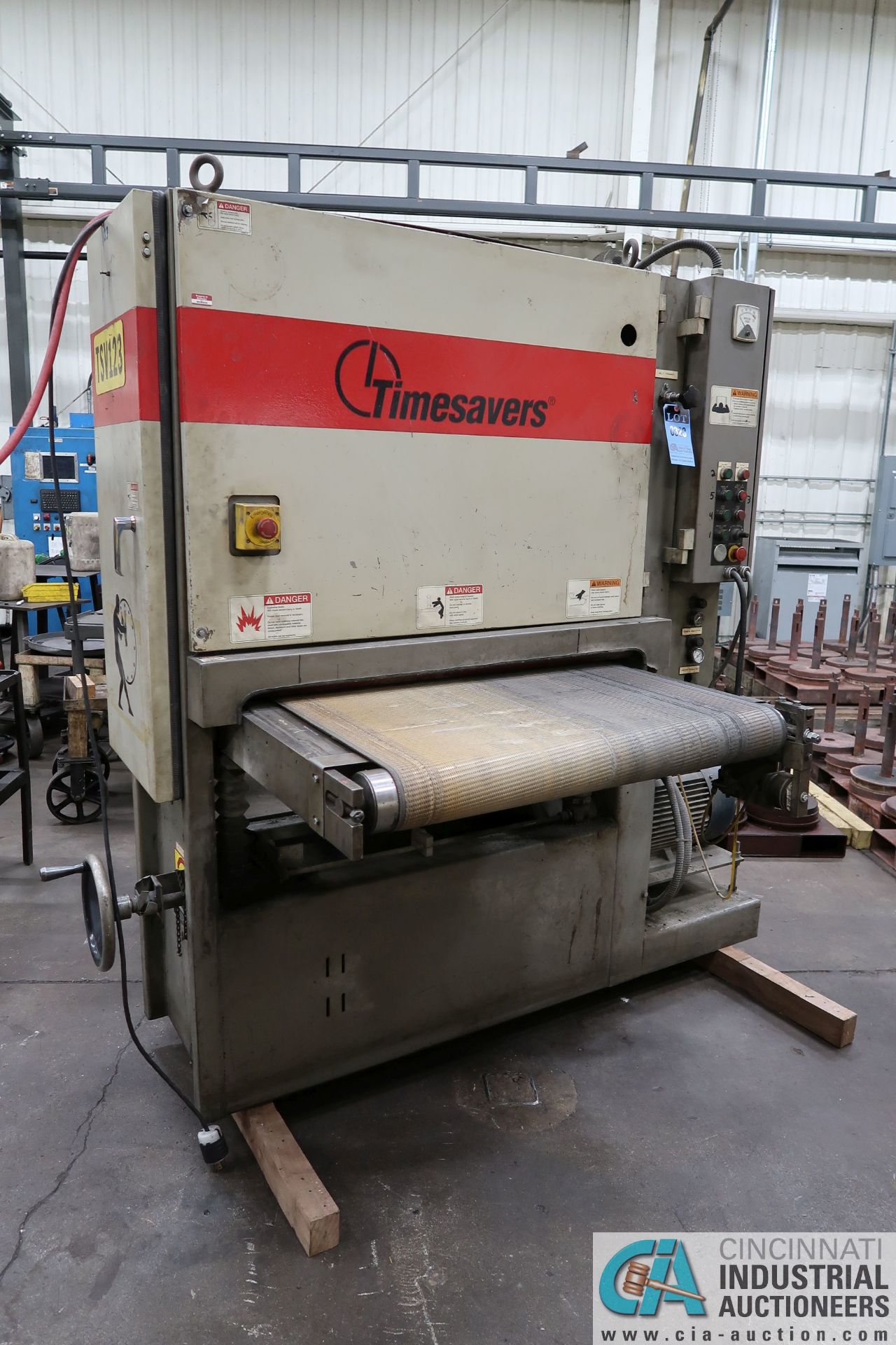 *****37" TIMESAVERS MODEL 137-IHPMES WIDE BOLT SANDER - Located offsite - Image 2 of 9