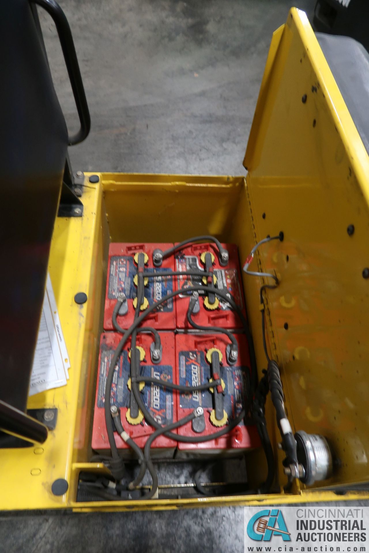 MOTREC MODEL EG250 ELECTRIC MAINTENANCE CART; S/N 1138188, BUILT IN CHARGER, 2,000 HOURS - Image 6 of 7