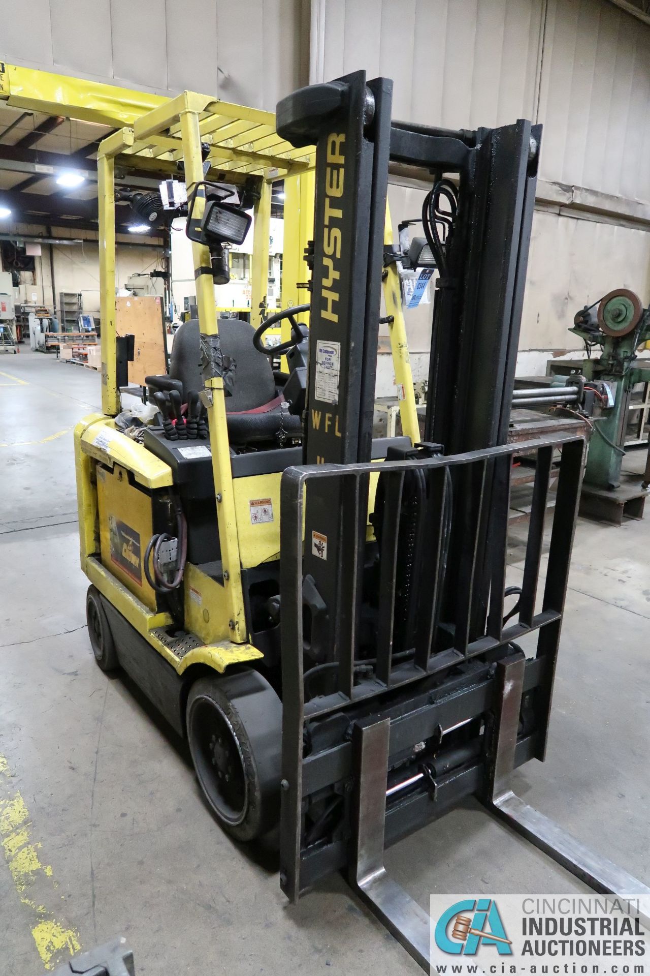 5,000 LB. CAPACITY HYSTER MODEL E50XM2-27, 36 VOLT ELECTRIC TWO-STAGE MAST, NO BATTERY CHAGER - Image 2 of 7