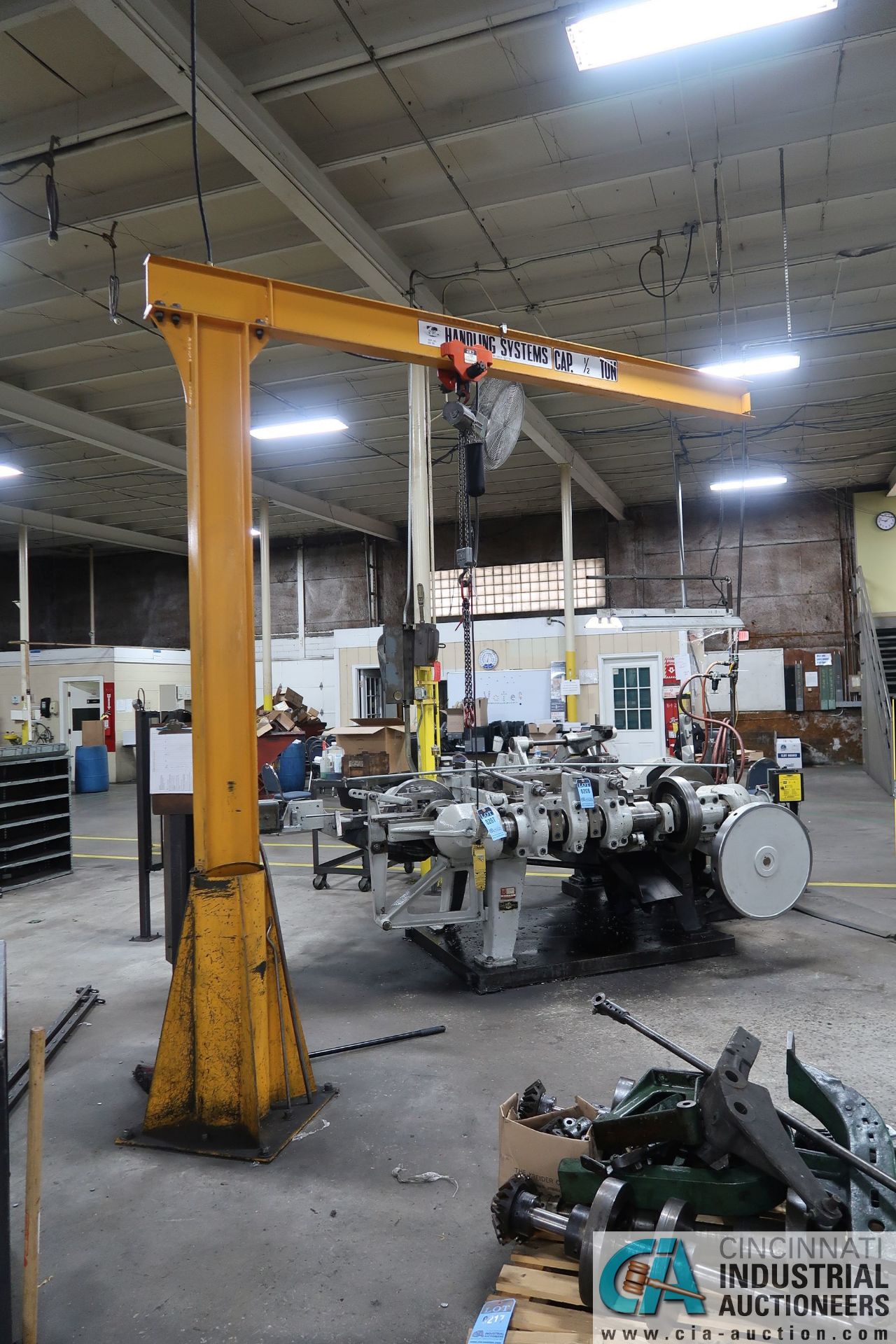 1,000 LB. CAPACITY X 10' ARM X 130" OVERALL HEIGHT HANDLING SYSTEMS FREE-STANDING JIB CRANE WITH 1,