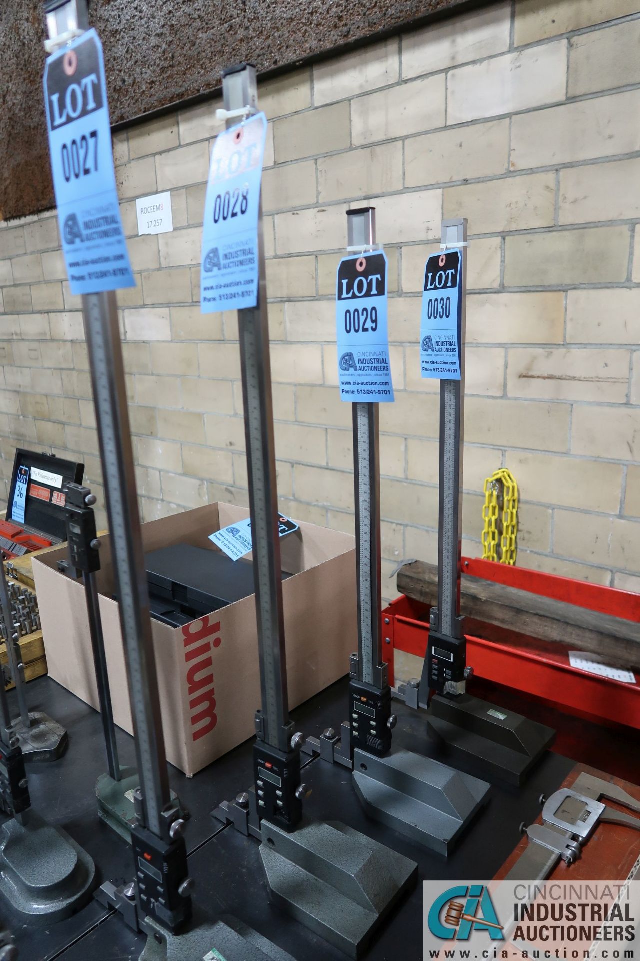 24" DIGITAL READ-OUT HEIGHT GAGE