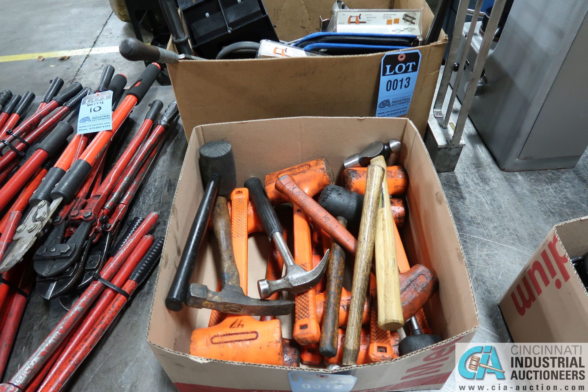 (LOT) MISCELLANEOUS HAMMERS