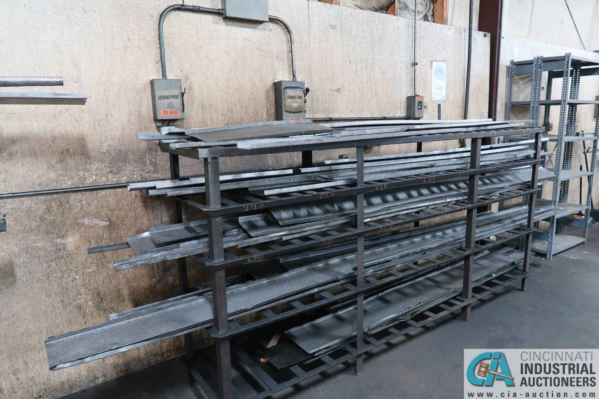 MISCELLANEOUS STEEL RACKS - Image 3 of 5