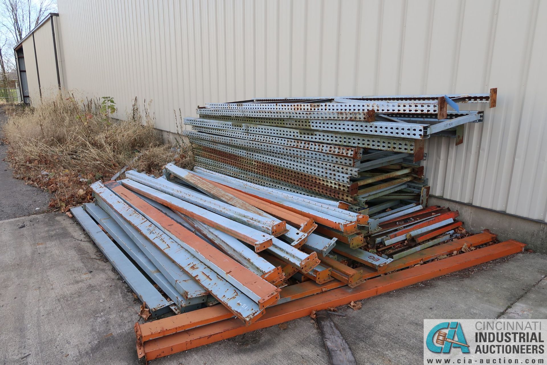 (LOT) MISCELLANEOUS DISASSEMBLED PALLET RACK INCLUDING UPRIGHTS TO 108" X 64" AND CROSSBEAMS TO