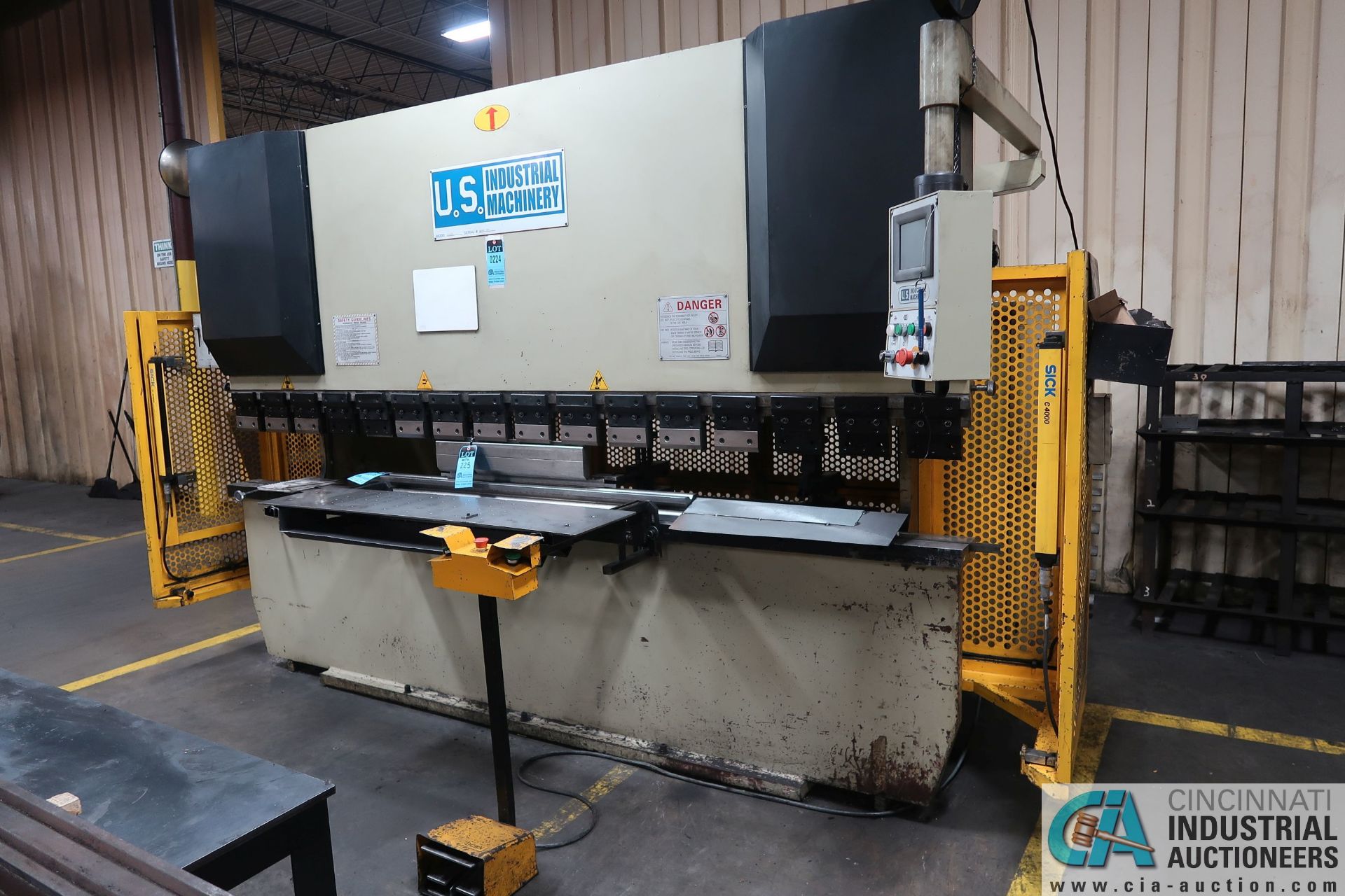 88 TON X 10' US INDUSTRIAL MACHINERY MODEL US 8810 HYDRAULIC PRESS BRAKE; S/N W2007-163