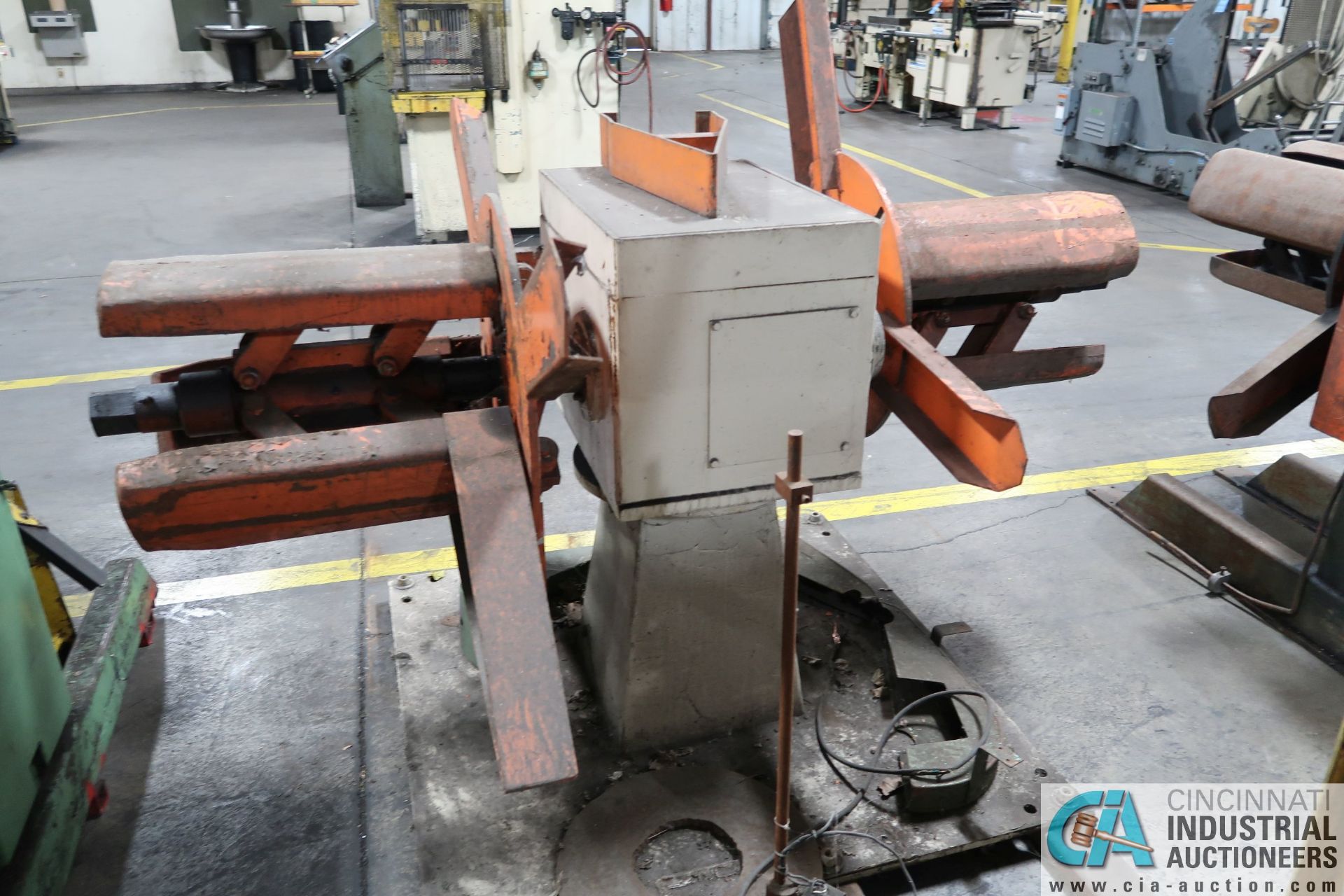 4,000 LB. (APPROX.) MFG UNKNOWN DOUBLE-END EXPANDING MANDREL UNCOILER; S/N N/A, WITH 10" WIDE - Image 5 of 10