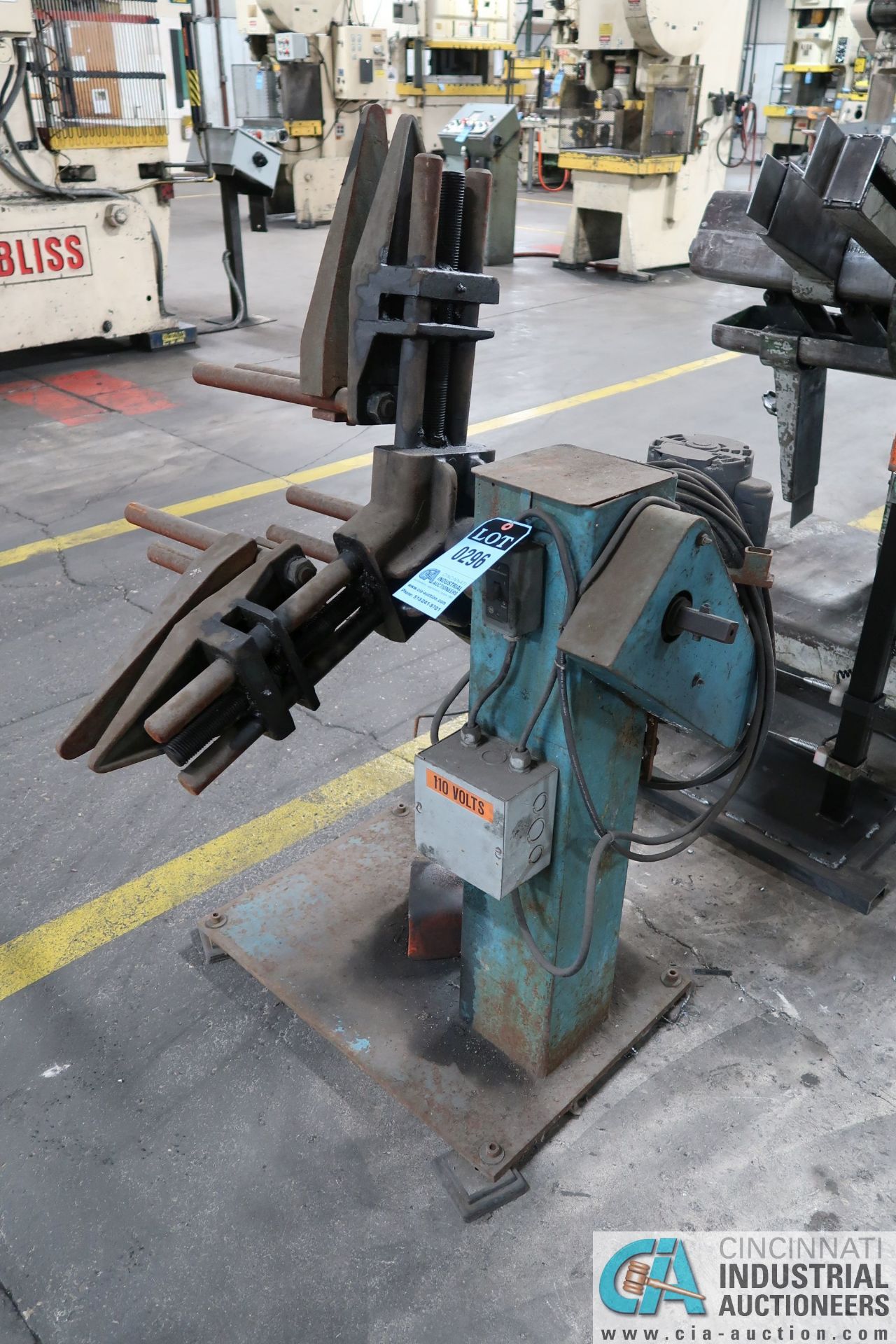 1,000 LB. CAPACITY (APPROX.) MOTORIZED UNCOILER; S/N N/A - Bild 4 aus 6