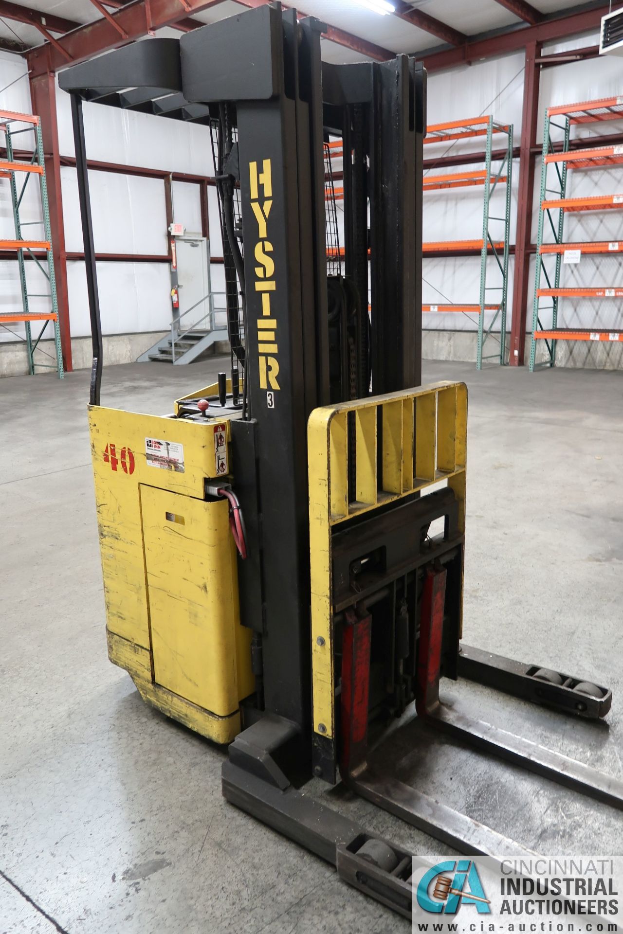 4,000 LB. HYSTER MODEL N4035 STAND-UP 36 VOLT ELECTRIC THREE-STAGE MAST, NO BATTERY CHARGER - Image 4 of 8