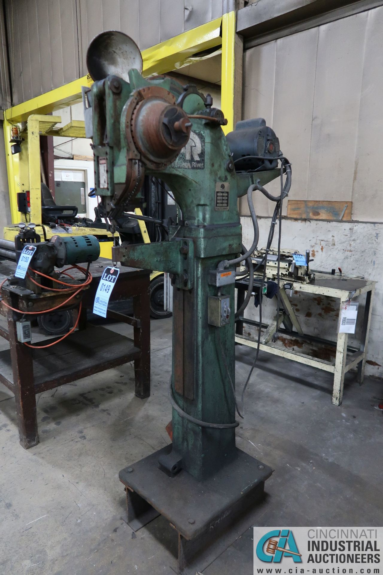 CHICAGO RIVET MODEL 912 RIVET MACHINE; S/N 8413