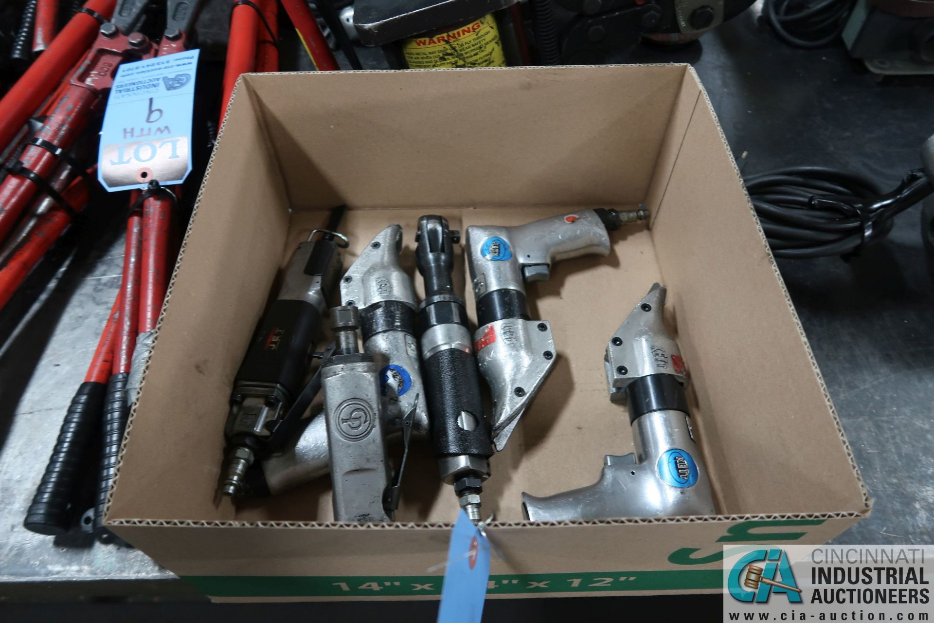 (LOT) MISCELLANEOUS PNEUMATIC POWER HAND TOOLS