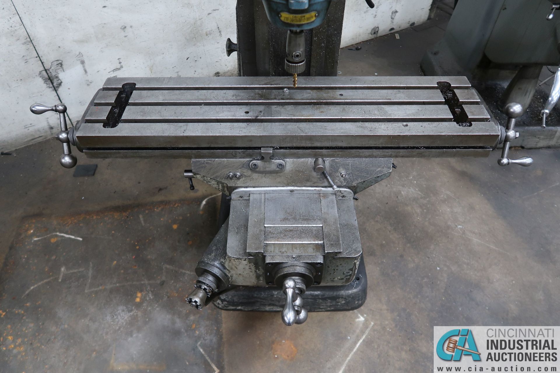 1 HP BRIDGEPORT 8-SPEED VERTICAL MILLING MACHINE; S/N 75111, 80-2,720 SPINDLE RPMS, 9" X 36" TABLE - Image 3 of 9