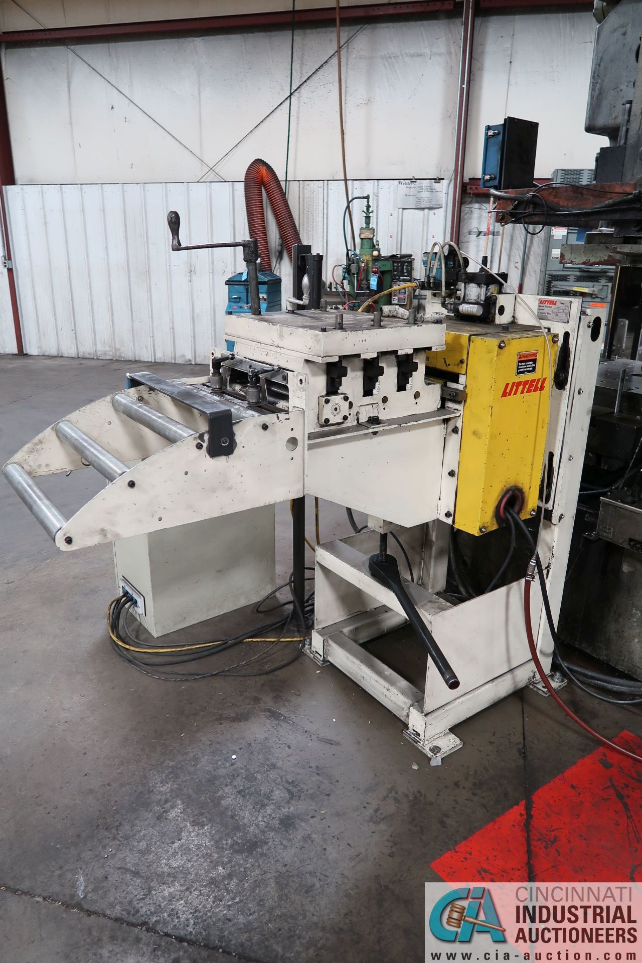 12" LITTELL MODEL 300-12 SERVO FEED; S/N 95278-05, WITH LITTELL CONTROL CABINET, .157 MAX THICKNESS, - Image 4 of 11