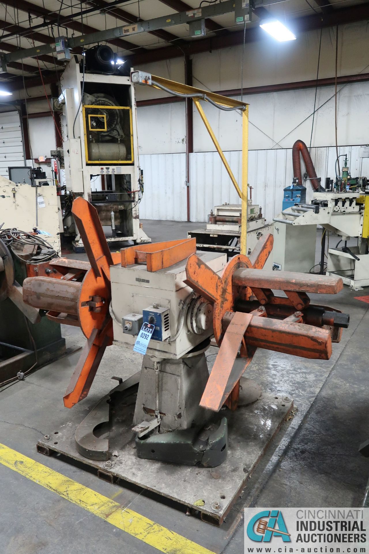 4,000 LB. (APPROX.) MFG UNKNOWN DOUBLE-END EXPANDING MANDREL UNCOILER; S/N N/A, WITH 10" WIDE