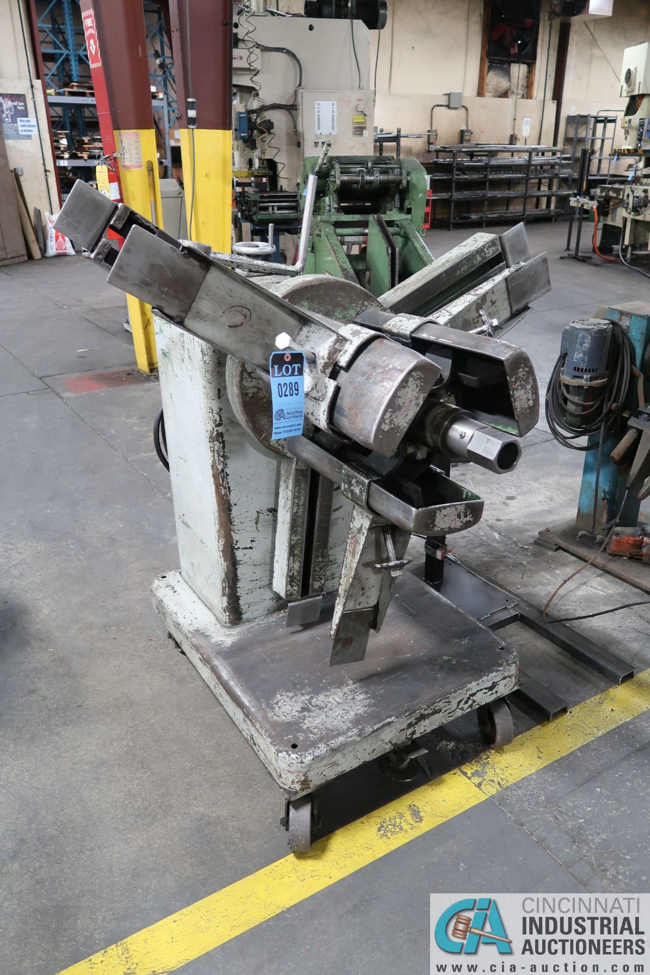 4,000 LB. CAPACITY (APPROX.) PORTABLE EXPANDING MANDREL UNCOILER; S/N N/A, WITH LOOP CONTROL LIMIT