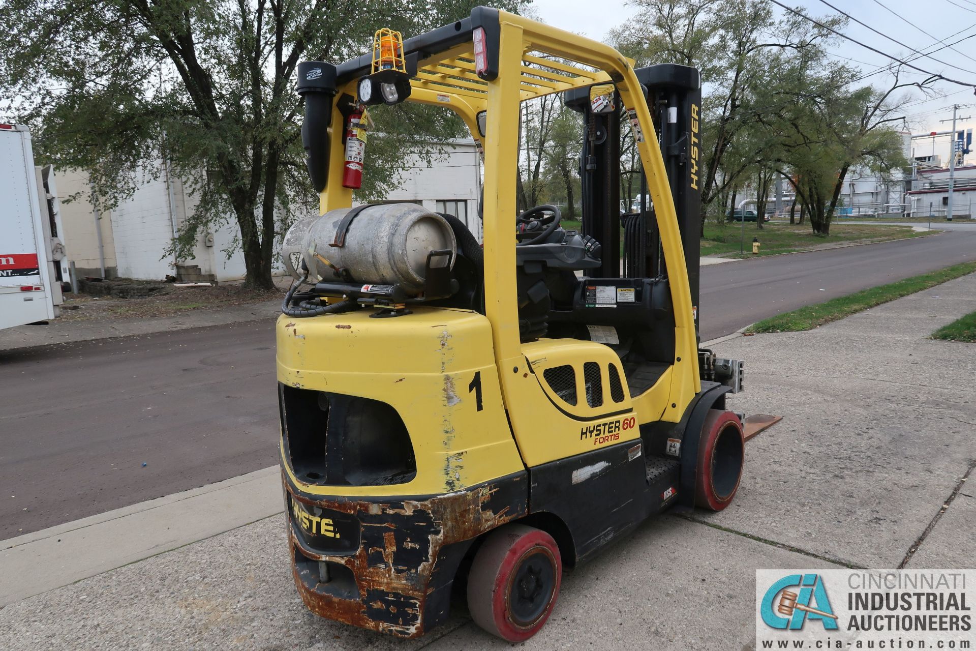 2014 - 6,000 LB. HYSTER MODEL S60FT LP GAS CUSHION TIRE THREE STAGE MAST LIFT TRUCK; S/N - Image 3 of 14