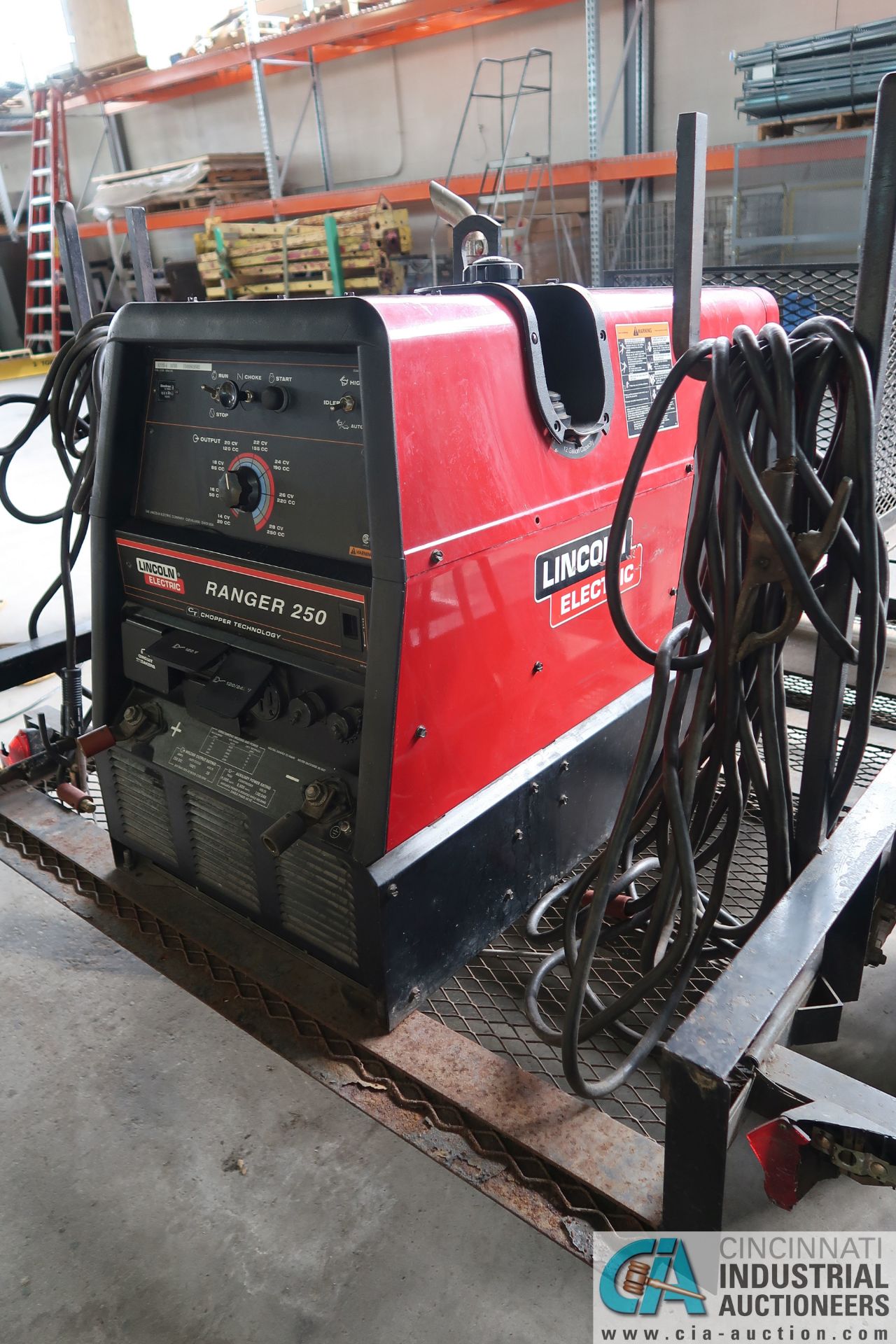 250-AMP LINCOLN ELECTRIC MODEL RANGER 250 TRAILER MOUNTED ARC WELDING POWER SOURCE; S/N U1020619592, - Image 7 of 9