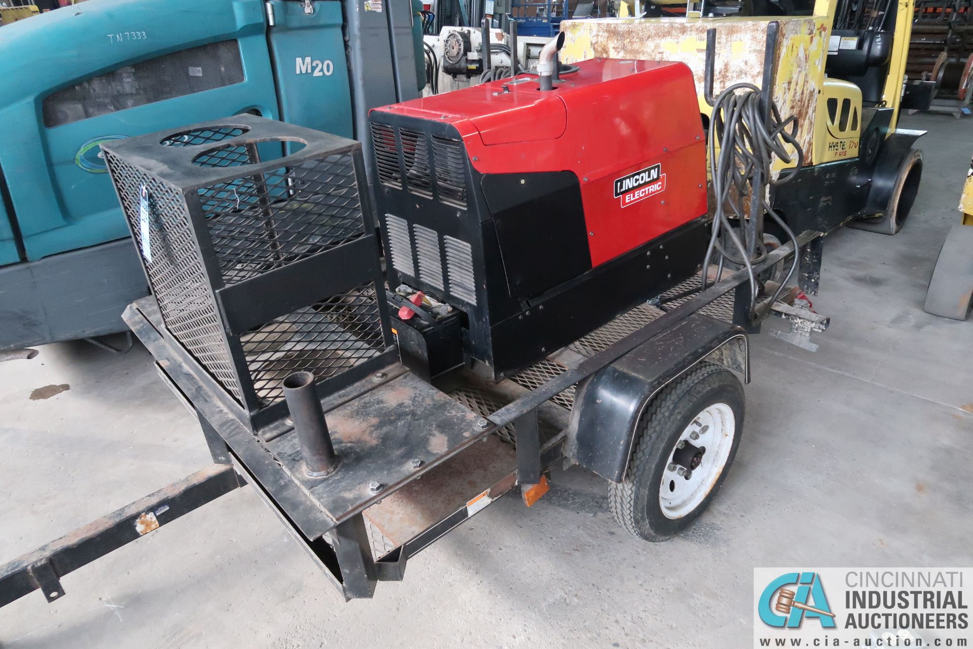 250-AMP LINCOLN ELECTRIC MODEL RANGER 250 TRAILER MOUNTED ARC WELDING POWER SOURCE; S/N U1020619592,